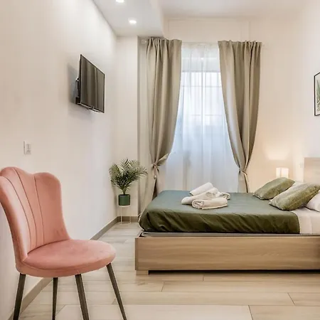 Modern Trastevere Base For Your Adventure Apartment
